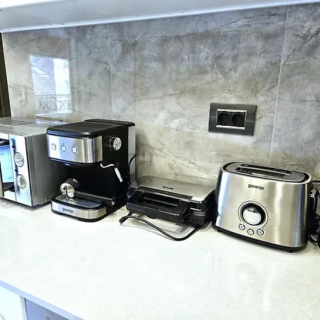 Zemun Center Lux 3 Bedroom * 贝尔格莱德