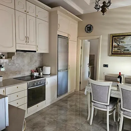 Zemun Center Lux 3 Bedroom 公寓